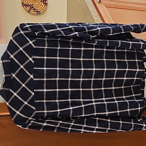 #93 Tommy Hilfiger button down top - Picture 6 of 8